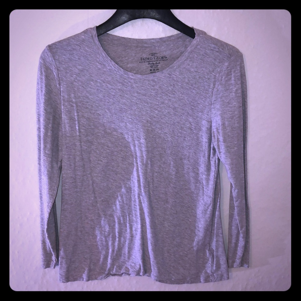 Medium (8-10) Long Sleeved Light Gray Tee
